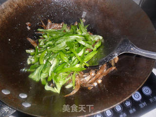 青椒鱼切块的做法视频