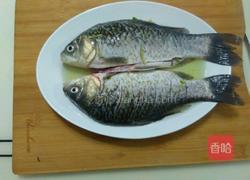 炸糖醋鲫头鱼的做法