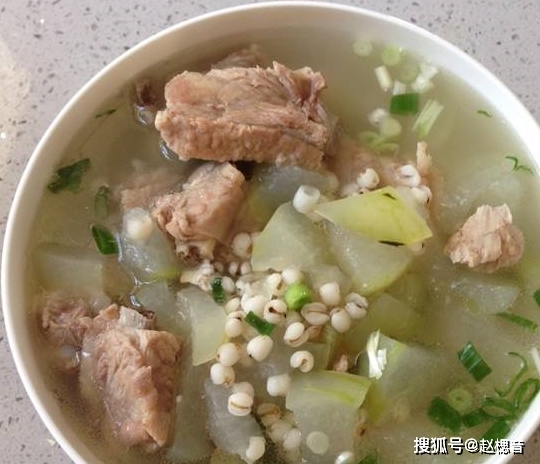 鱿鱼仙贝炖排骨的做法