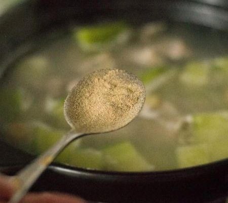 喊萝卜排骨汤的做法