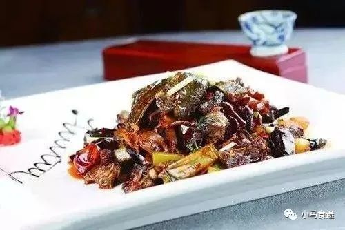 猪头精炒豆腐的做法