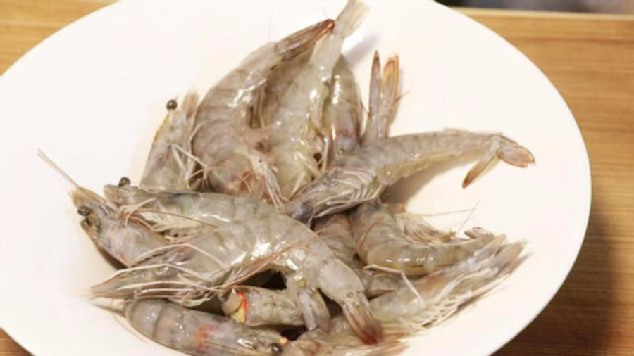 煎大虾裹鸡蛋做法窍门