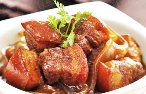 红烧肉萝卜炖排骨的做法