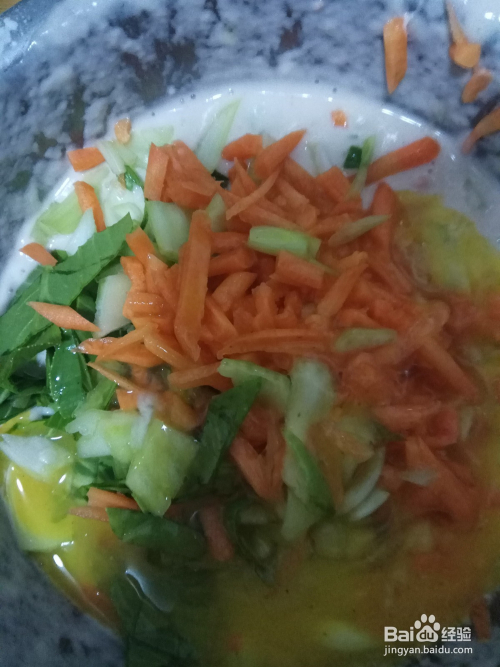 面条鸡蛋蔬菜饼做法视频