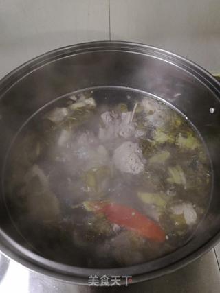 野外酸汤鸭的做法