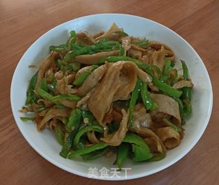 面筋炒青椒的做法