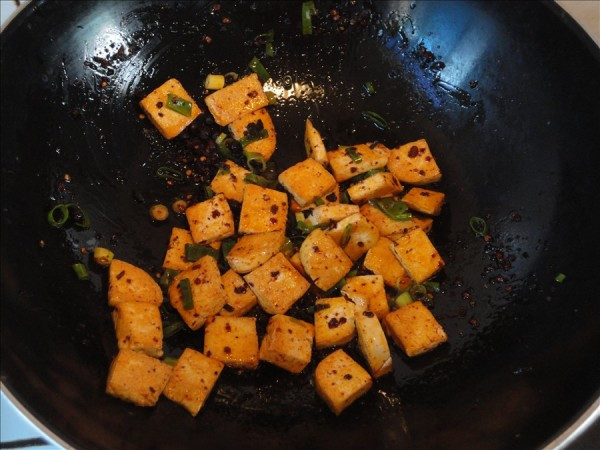 煎炒豆腐勾芡的做法视频