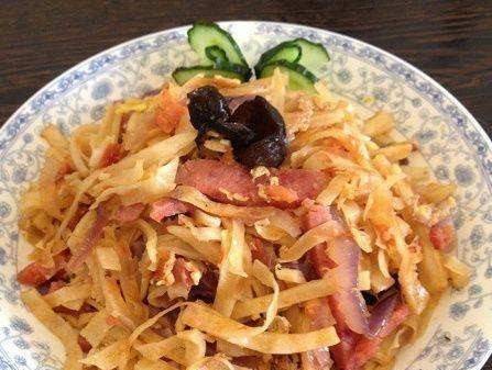 土豆焖饼的家常做法
