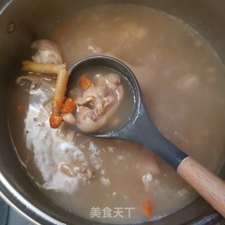 红酸汤灌汤猪脚的做法