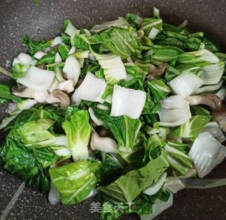 山上蘑菇炖豆腐的做法