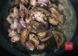 香菇豆酱焖排骨的做法