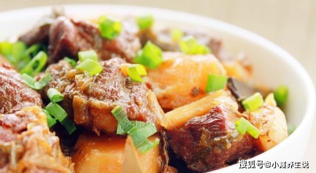 牛腩土豆鸡蛋的做法