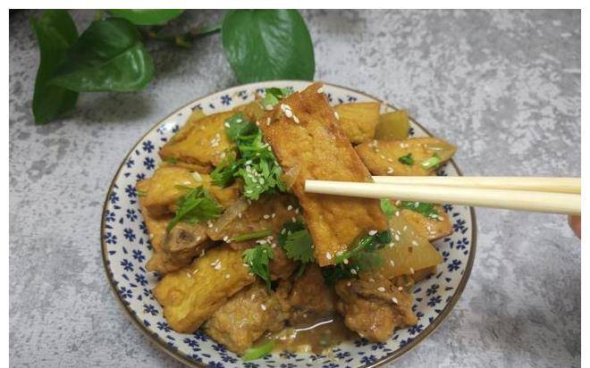 油炸排骨放豆腐的做法