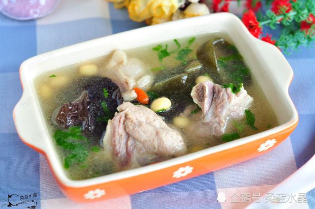 猪肉排骨炖海带的做法