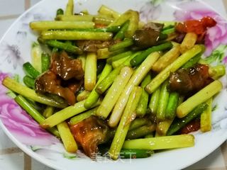 烤排骨炒蒜苗的做法窍门