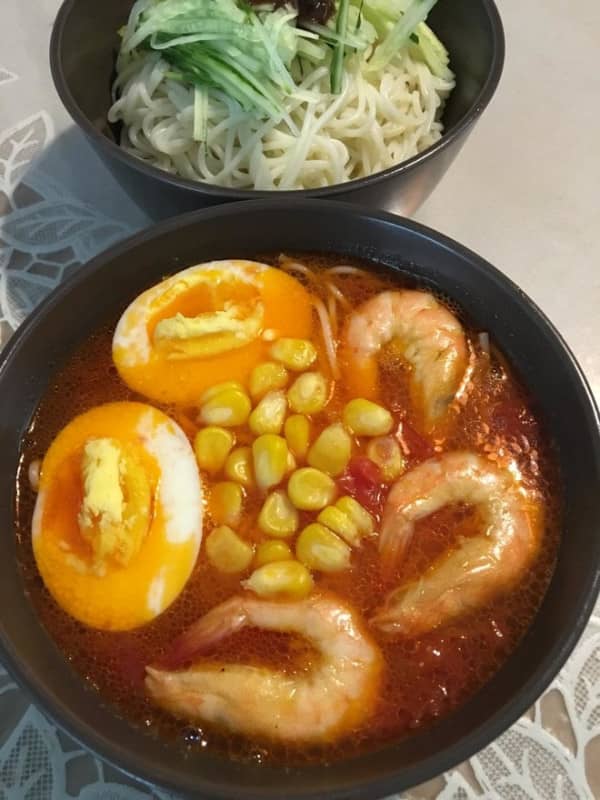 大虾西红柿鸡蛋面的做法