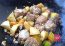 小瓜排骨土豆汤的做法