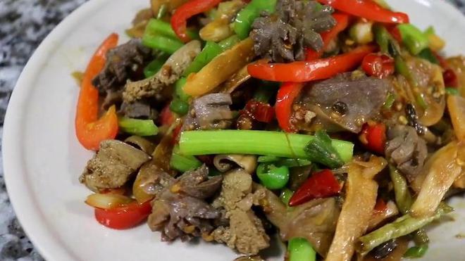 泡椒鸭杂的做法