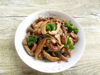 青椒炒三层肉的做法