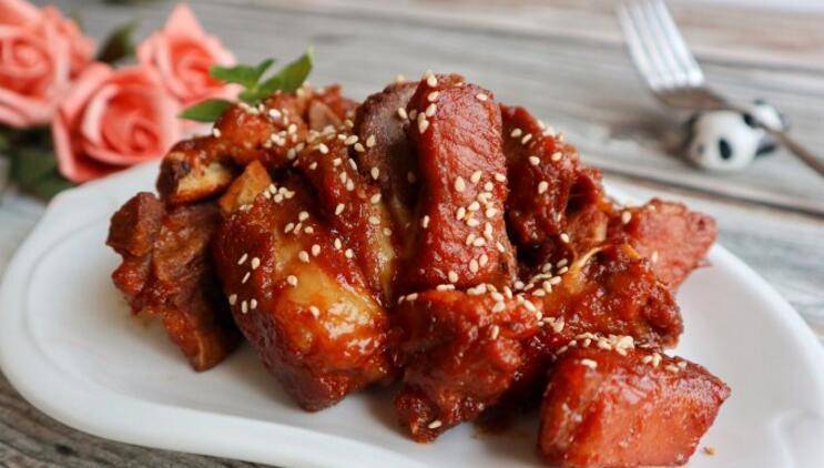 制作熟食猪寸排骨的做法