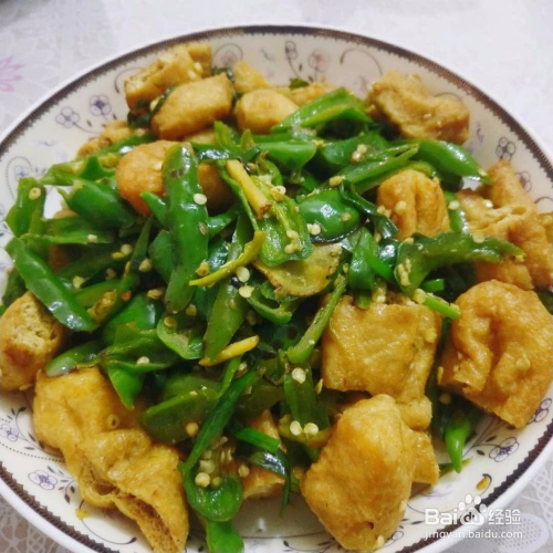 辣椒炒豆腐泡的做法