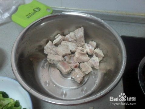 炸大排骨的家常做法视频