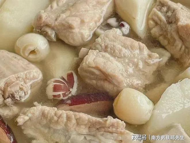 茯苓排骨芡实汤的做法