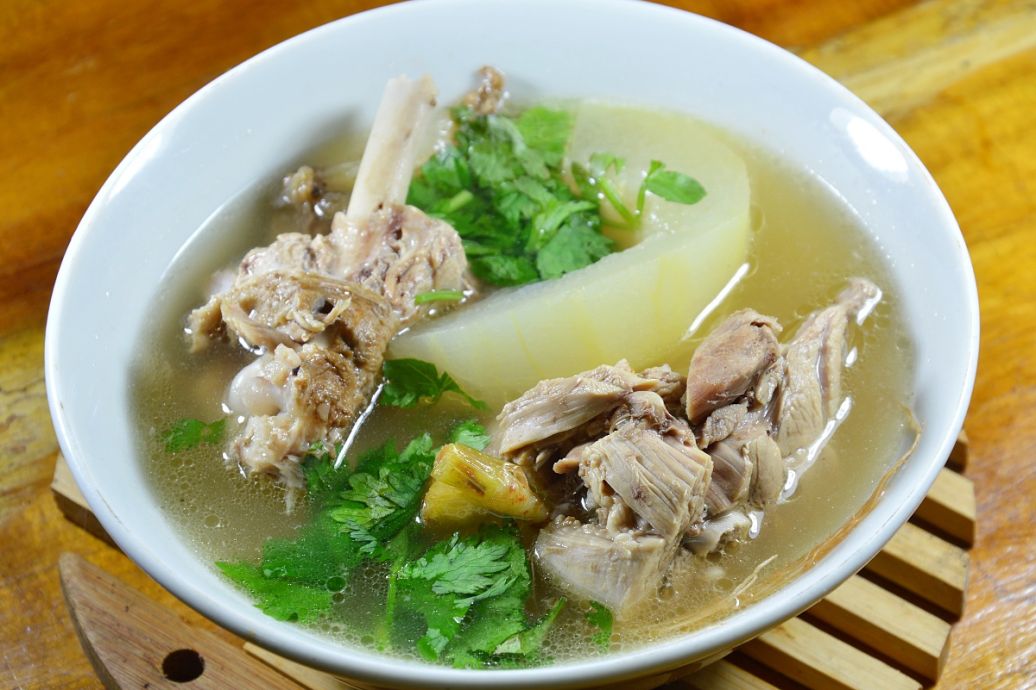月子吃鸭子汤的做法