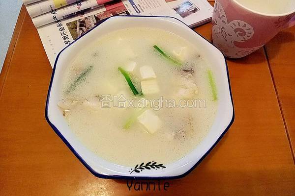 鱼骨煮豆腐的做法视频