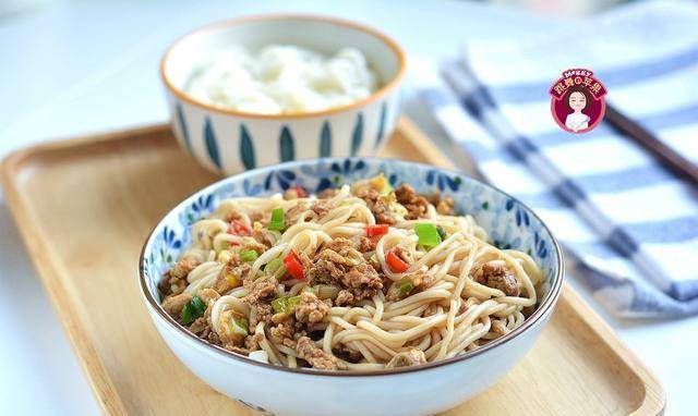 青菜鸡蛋酱油面做法大全