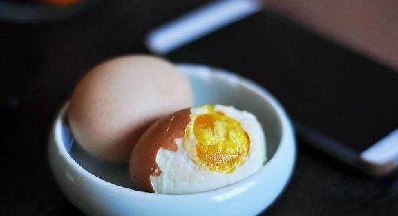 白酒淹咸鸡蛋的做法7天