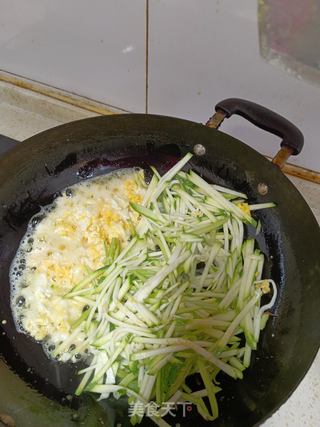 鸡蛋炒豆面的做法