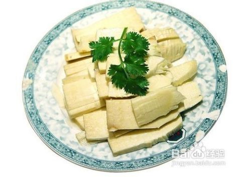 鸡翅豆腐冬菇汤的做法