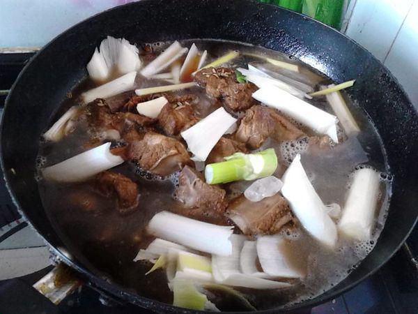清炖土豆胡萝卜排骨的做法