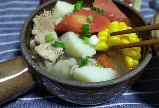 咸肉咸排骨炖汤的做法
