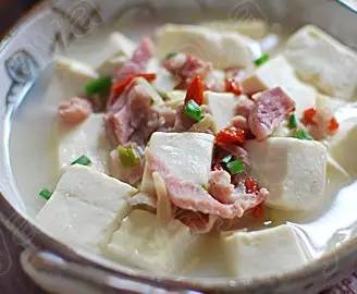 瘦肉炒焦豆腐的做法