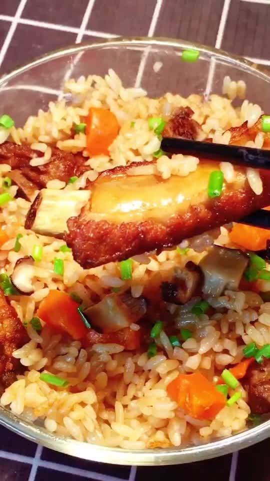 阿姨排骨焖饭的做法