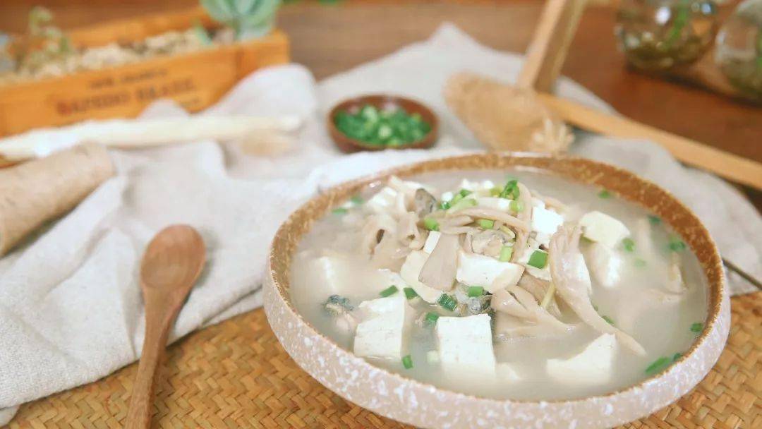 牡蛎豆腐煲汤的做法