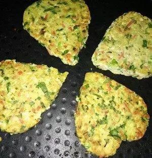 鸡蛋和豆腐面粉的做法
