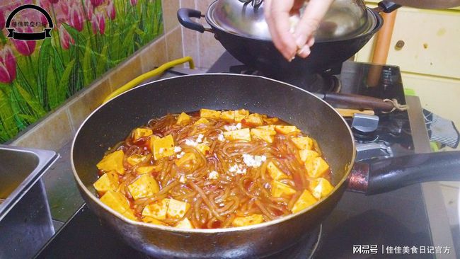 嫩豆腐炖粉丝的家常做法