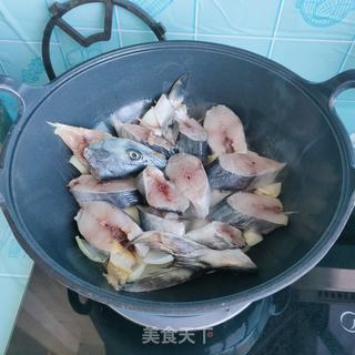 冻豆腐烧鲅鱼的做法