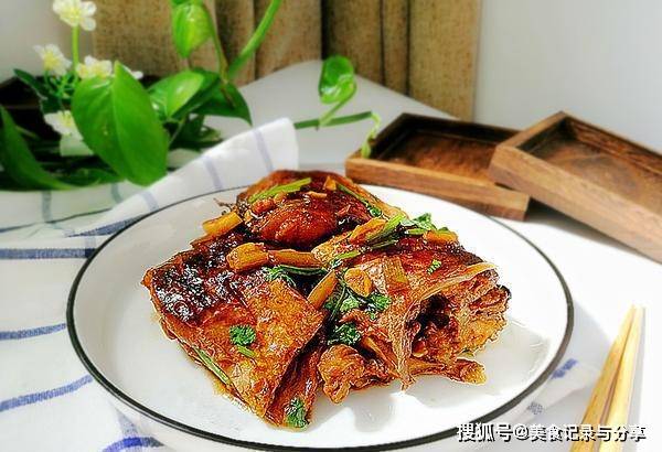 酱焖鱼块的做法