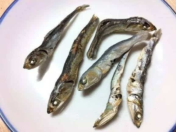 木头香料煮鱼的做法