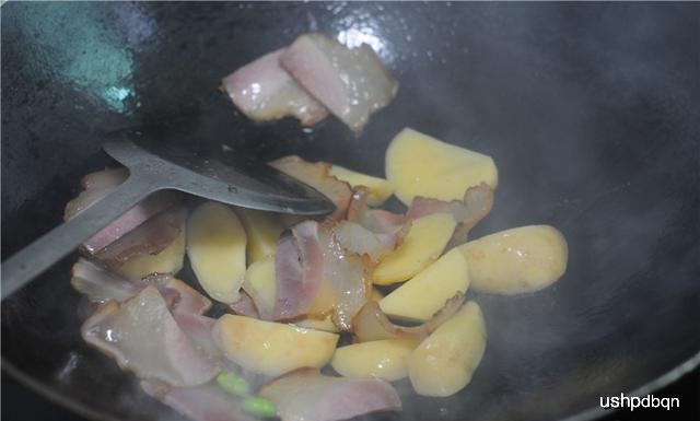 煮腊肉排骨饭的做法