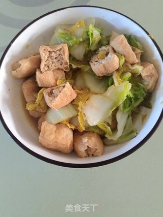 鸡腿炖豆腐泡的做法
