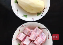 豆瓣酱炒土豆排骨的做法