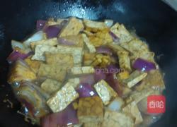 地瓜洋葱炒豆腐干的做法