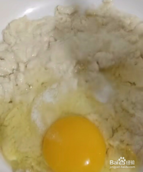 豆腐边煮边加鸡蛋的做法