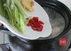 排骨汤煮臭豆腐的做法