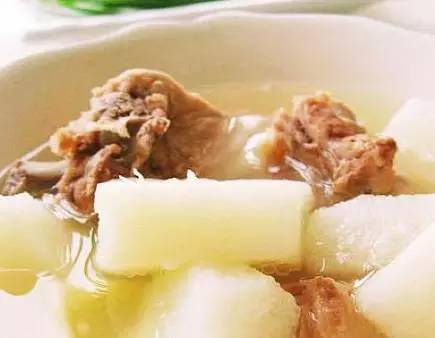 山药排骨加鸡蛋黄的做法